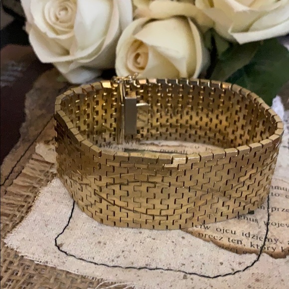 Vintage  large heavy wide gold plated bracelet - Picture 2 of 14